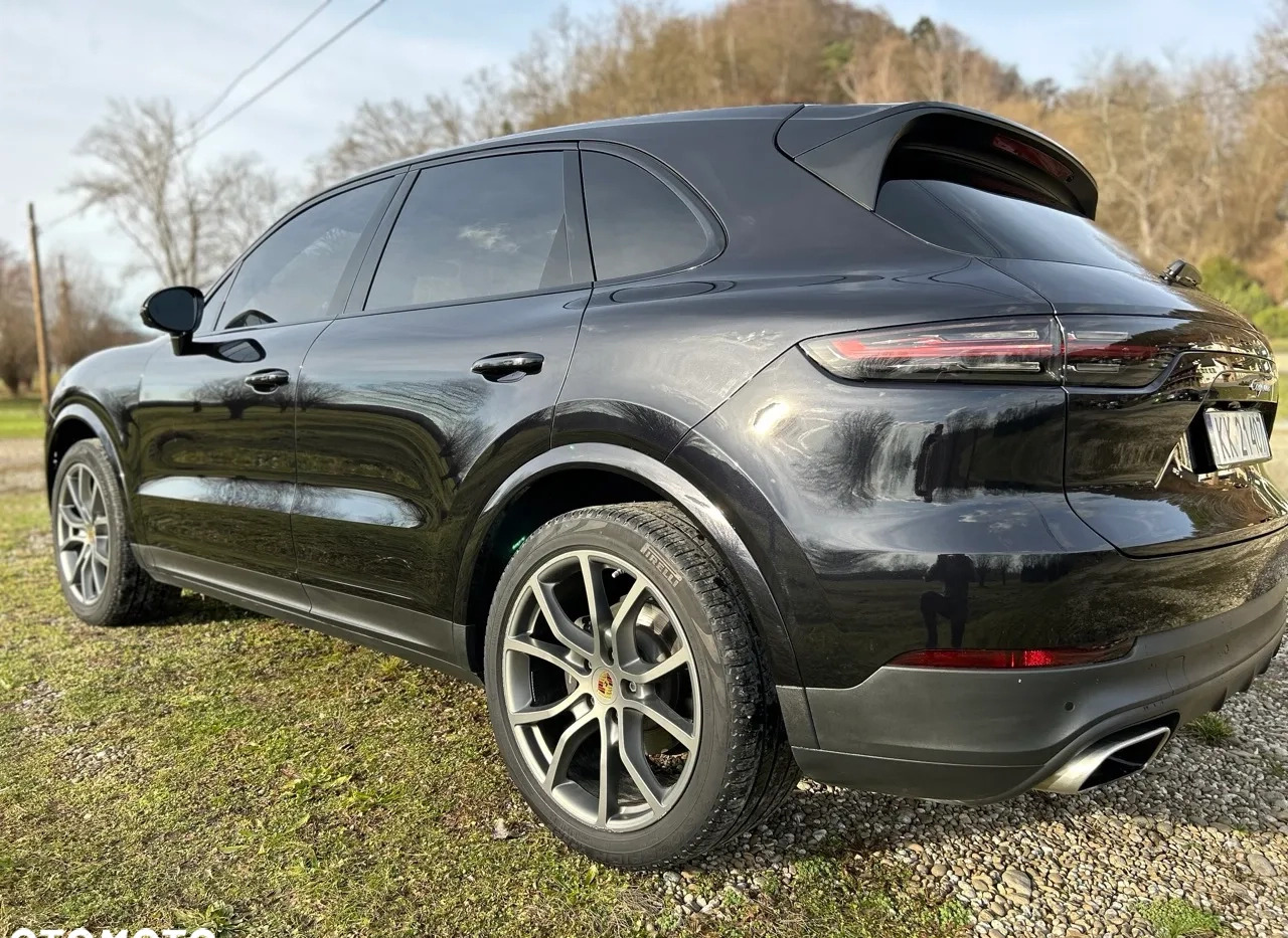 Porsche Cayenne cena 279900 przebieg: 86100, rok produkcji 2019 z Kraków małe 781